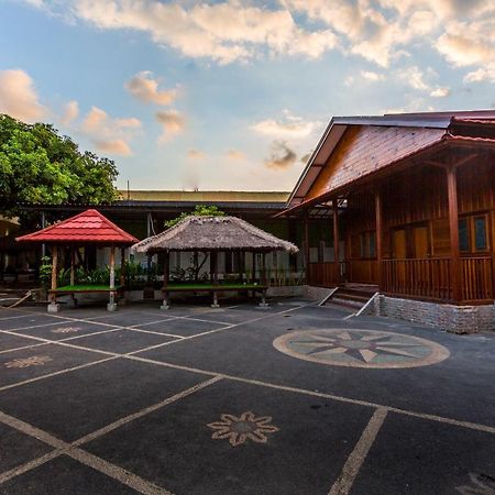 Oyo 1427 Azzahra Guest House Syariah Mataram Ngoại thất bức ảnh